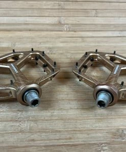 Race Face Atlas 2022 Kash Money Plattformpedale / Pedale -Federung Verkäufe 2022 IMG 2756