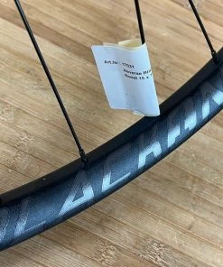 Reverse Black One Vorderrad VR 29" Boost 110 X 15mm Schwarz -Federung Verkäufe 2022 IMG 4038 a23aa465 d72b 4072 955d 1d8b775e64ff