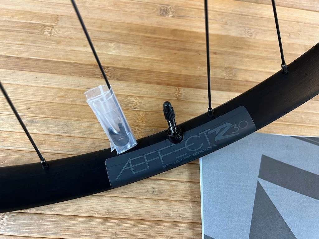 Race Face Aeffect R 30 Vorderrad VR 29" Boost Schwarz 6 Race Face Aeffect R 30 Vorderrad VR 29" Boost Schwarz – Bild 6