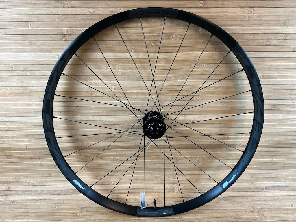 Race Face Aeffect R 30 Vorderrad VR 29" Boost Schwarz 7 Race Face Aeffect R 30 Vorderrad VR 29" Boost Schwarz – Bild 7