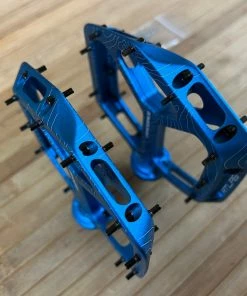 Race Face Atlas 2022 Blue Plattformpedale / Pedale -Federung Verkäufe 2022 IMG 4365