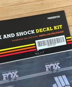 Fox Decal Kit Chrom Heritage Fork And Shock -Federung Verkäufe 2022 IMG 5025 1d06bfee aa57 4d82 9966 493e9b90b3d1