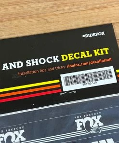 Fox Decal Kit Weiß Heritage Fork And Shock -Federung Verkäufe 2022 IMG 5031 ded1fe97 d410 49a0 8fe1 64e70bad24fc