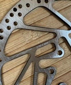 TRP R1 Disc / Bremsscheibe 6-Loch 180mm / 2,3mm 11 TRP R1 Disc / Bremsscheibe 6-Loch 180mm / 2,3mm -Federung Verkäufe 2022 IMG 5049 24d4623d f9e5 4876 94cb 84af04cd2dd2