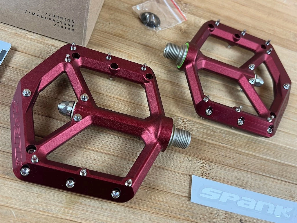 Spank Spike Reboot Pedale / Plattformpedale Red 2 Spank Spike Reboot Pedale / Plattformpedale Red – Bild 2