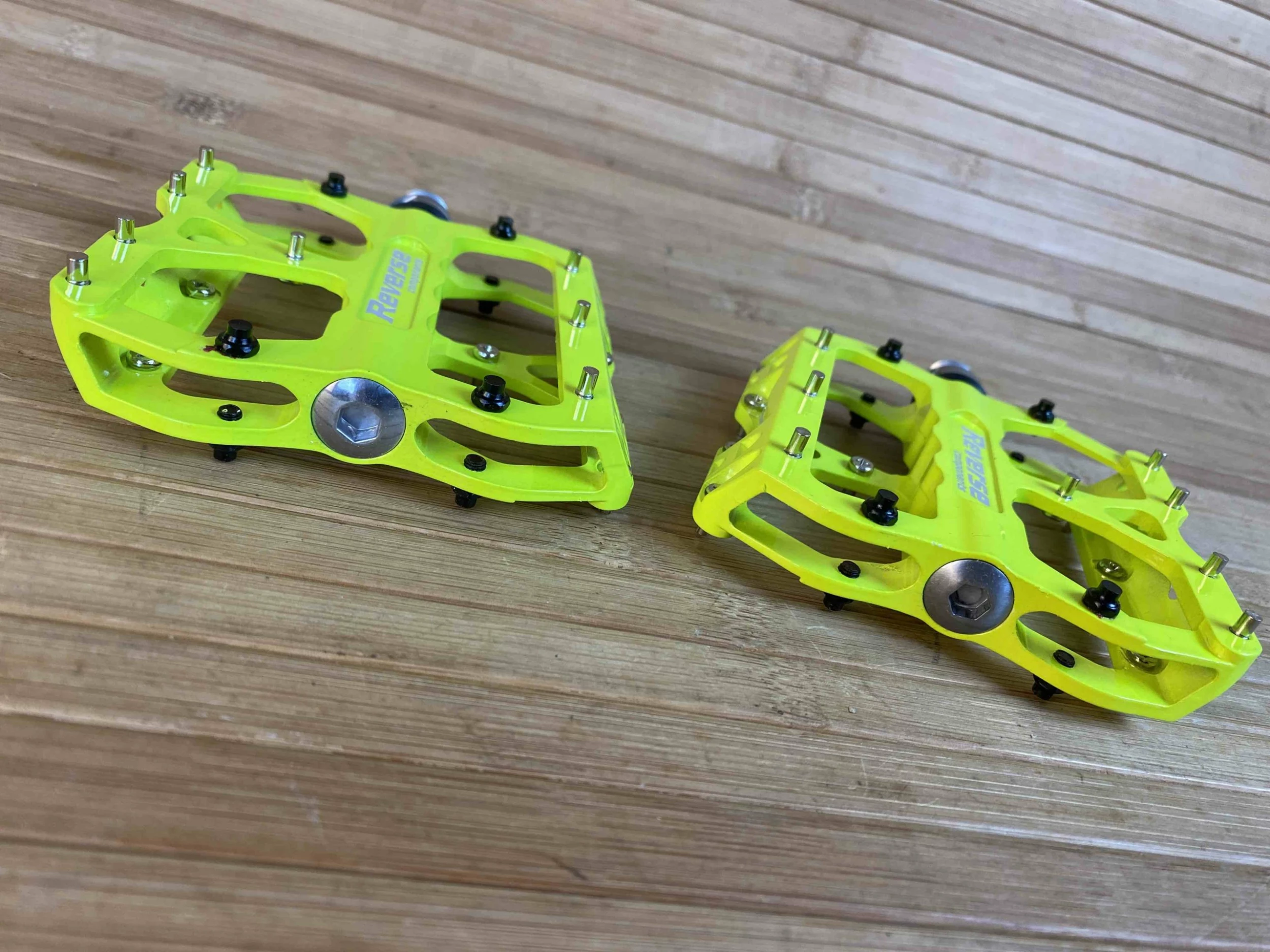 Reverse Components Escape Plattformpedale / Pedale Neongelb 4 Reverse Components Escape Plattformpedale / Pedale Neongelb – Bild 4