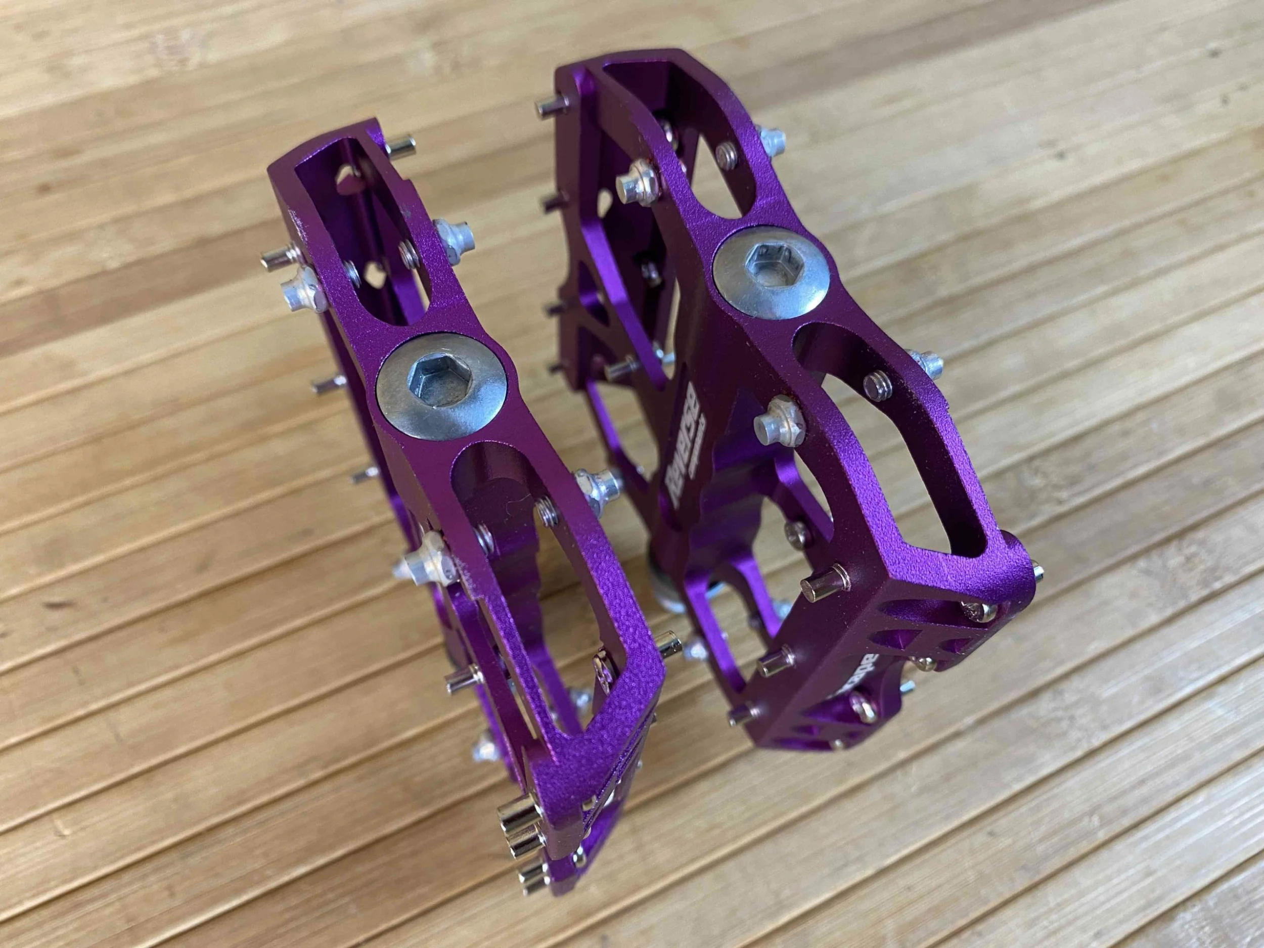 Reverse Components Escape Plattformpedale / Pedale Lila 3 Reverse Components Escape Plattformpedale / Pedale Lila – Bild 3