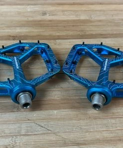 Race Face Atlas 2022 Türkis Plattformpedale / Pedale 8 Race Face Atlas 2022 Türkis Plattformpedale / Pedale -Federung Verkäufe 2022 IMG 6832 8890e4d1 7a26 4e1d b1f1 46dfbdeb3f23