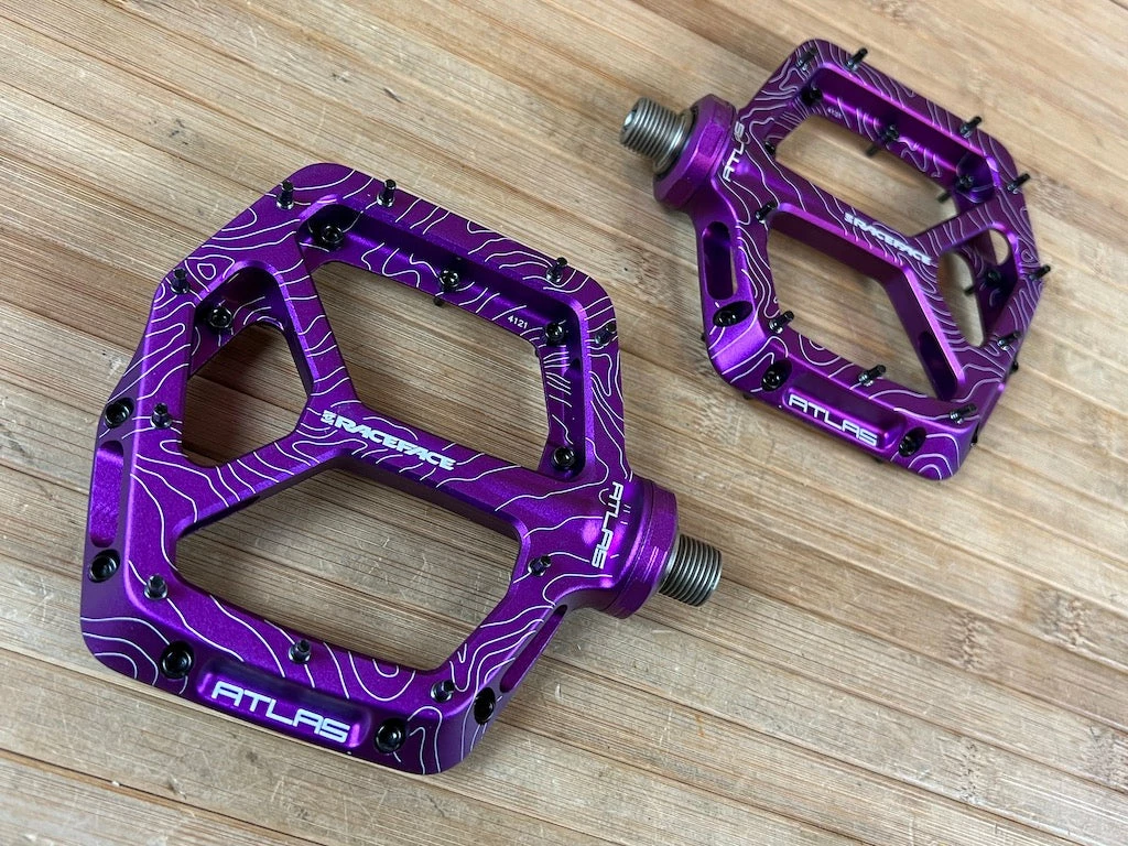 Race Face Atlas 2022 Purple Plattformpedale / Pedale 2 Race Face Atlas 2022 Purple Plattformpedale / Pedale – Bild 2