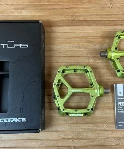 Race Face Atlas 2022 Green Plattformpedale / Pedale