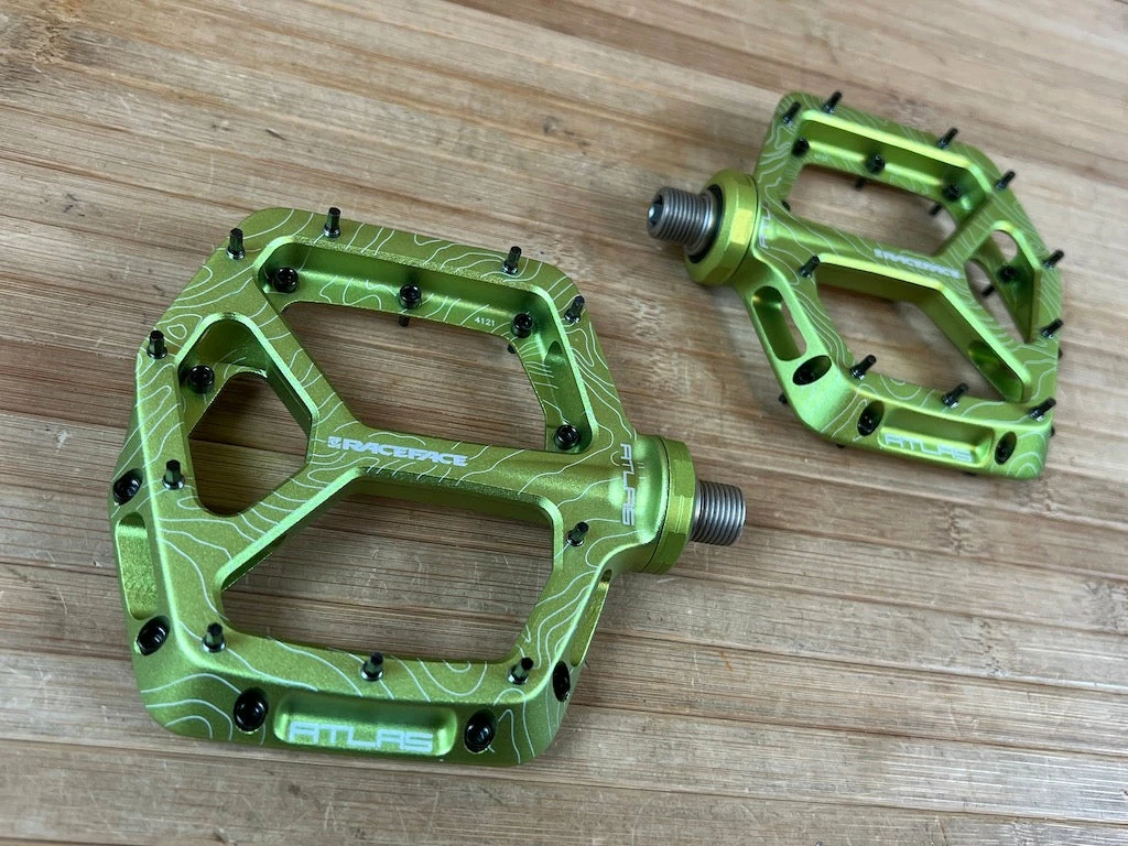 Race Face Atlas 2022 Green Plattformpedale / Pedale 2 Race Face Atlas 2022 Green Plattformpedale / Pedale – Bild 2
