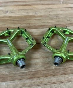 Race Face Atlas 2022 Green Plattformpedale / Pedale 8 Race Face Atlas 2022 Green Plattformpedale / Pedale -Federung Verkäufe 2022 IMG 6856 2dcfa802 809b 4ecc 9b7b 8d0c27c01fda