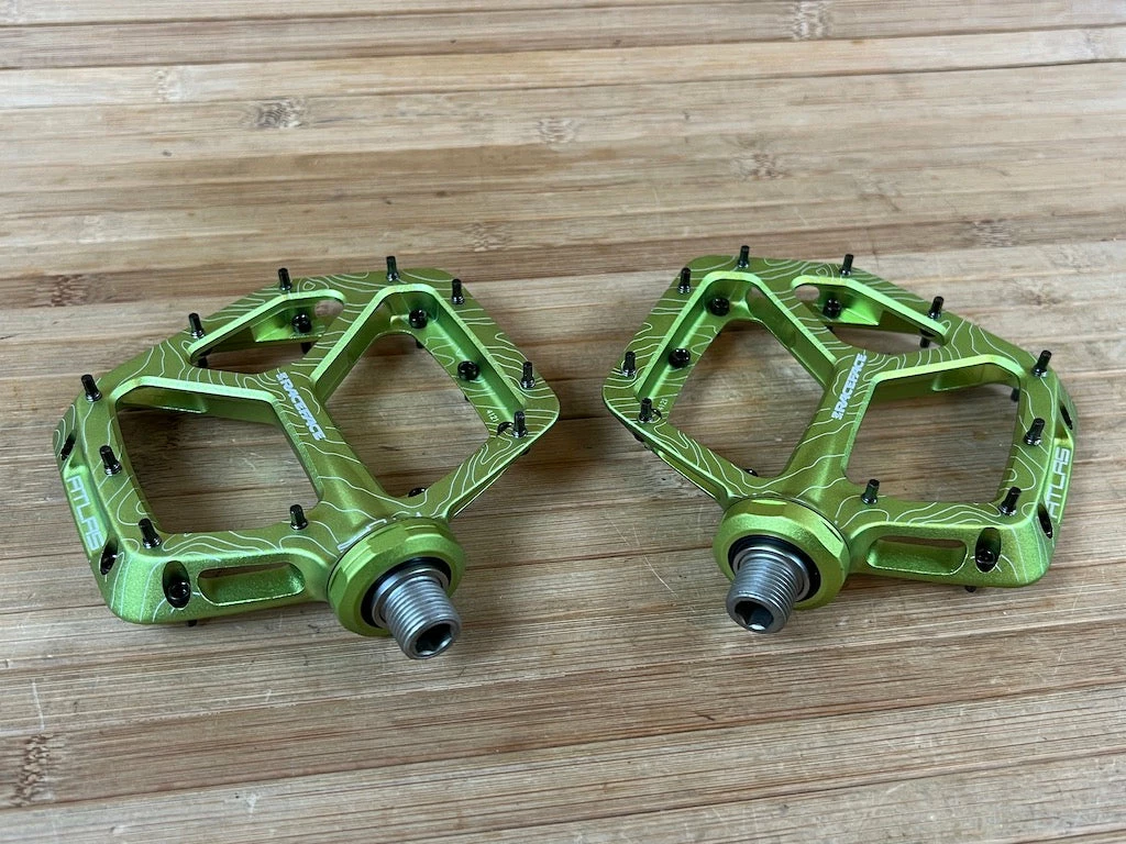 Race Face Atlas 2022 Green Plattformpedale / Pedale 3 Race Face Atlas 2022 Green Plattformpedale / Pedale – Bild 3