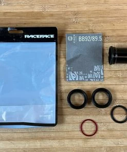 Race Face Pressfit BB124 30mm Innenlager Cinch Double Row EXT Seal