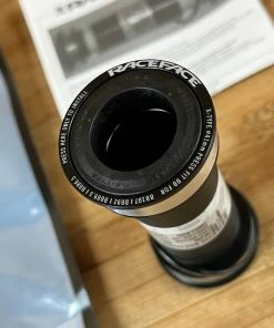 Race Face Pressfit BB92 24mm Innenlager X-Type -Federung Verkäufe 2022 IMG 7107 74c6df71 d269 4de1 b45f 9f8ba25ff86e