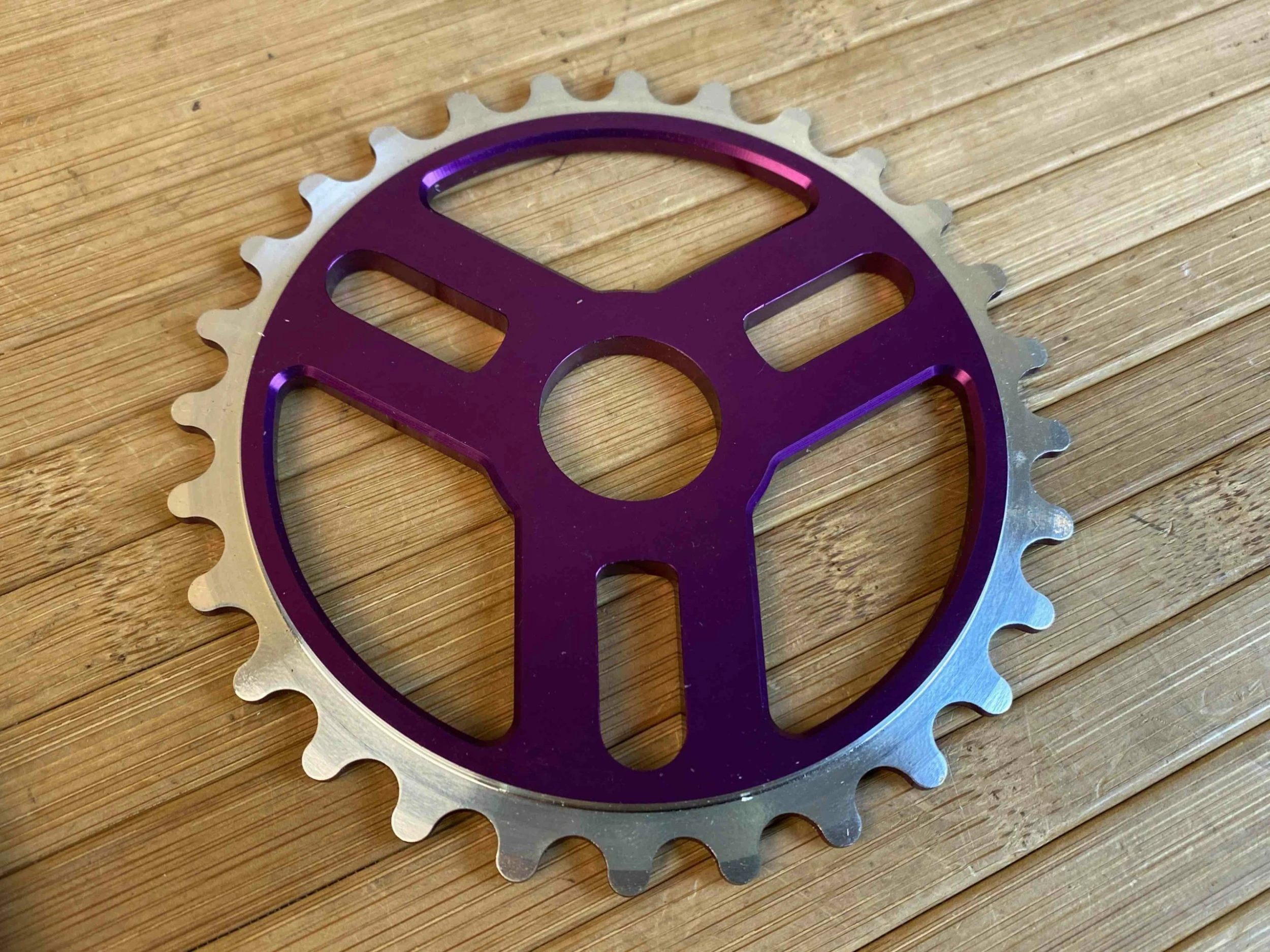 Spank Tweet Tweet BMX Kettenblatt Purple 28T 2 Spank Tweet Tweet BMX Kettenblatt Purple 28T – Bild 2