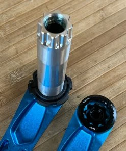 Race Face Atlas Kurbel 170mm Blue -Federung Verkäufe 2022 IMG 7457