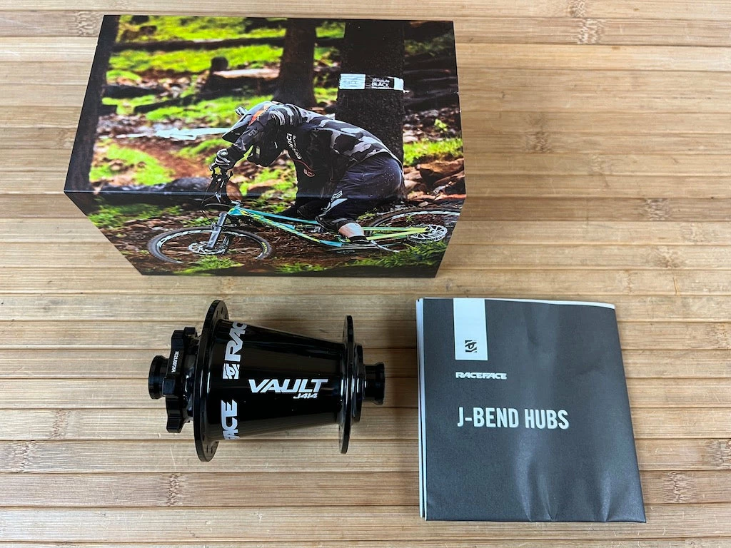 Race Face Vault VR Nabe Boost 110x15 32 Loch Schwarz 1 Race Face Vault VR Nabe Boost 110x15 32 Loch Schwarz