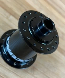 Race Face Vault VR Nabe Boost 110x15 32 Loch Schwarz 8 Race Face Vault VR Nabe Boost 110x15 32 Loch Schwarz -Federung Verkäufe 2022 IMG 7619 b6b81e4c acc2 4fb1 aa57 784d9da66cb8