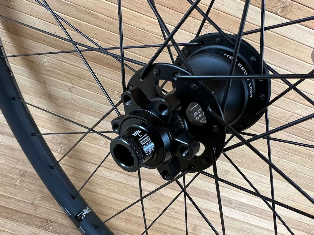 Spank 359 Vibrocore Hinterrad 27,5" Schwarz BOOST 148x12mm Laufrad 8 Spank 359 Vibrocore Hinterrad 27,5" Schwarz BOOST 148x12mm Laufrad – Bild 8