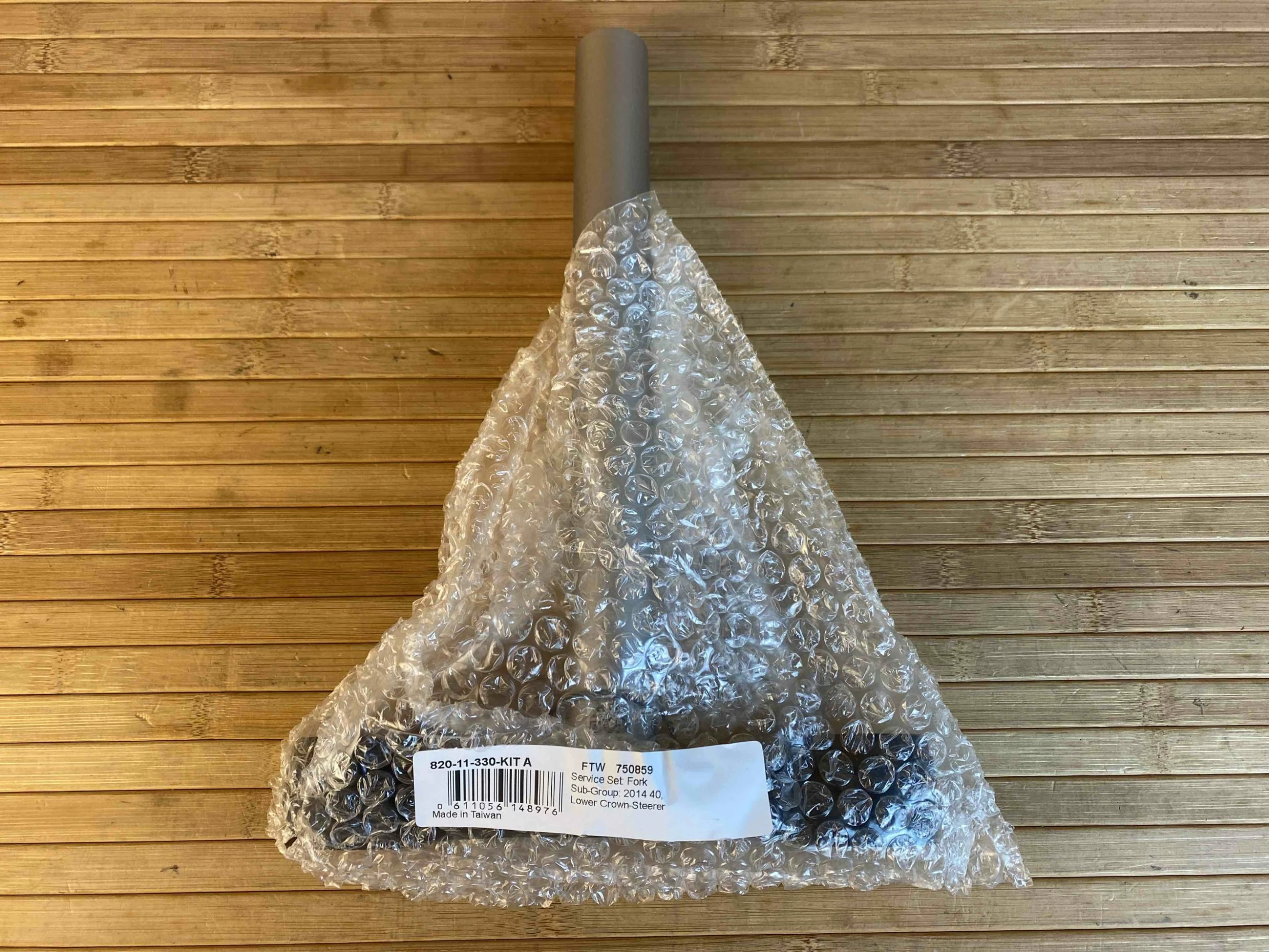 Fox 40 Untere Brücke Mit Schaft 1 1/8" Crown-Steerer 7 Fox 40 Untere Brücke Mit Schaft 1 1/8" Crown-Steerer – Bild 7