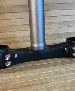 Fox 40 Untere Brücke Mit Schaft 1 1/8" Crown-Steerer 11 Fox 40 Untere Brücke Mit Schaft 1 1/8" Crown-Steerer -Federung Verkäufe 2022 IMG 7852 1 scaled