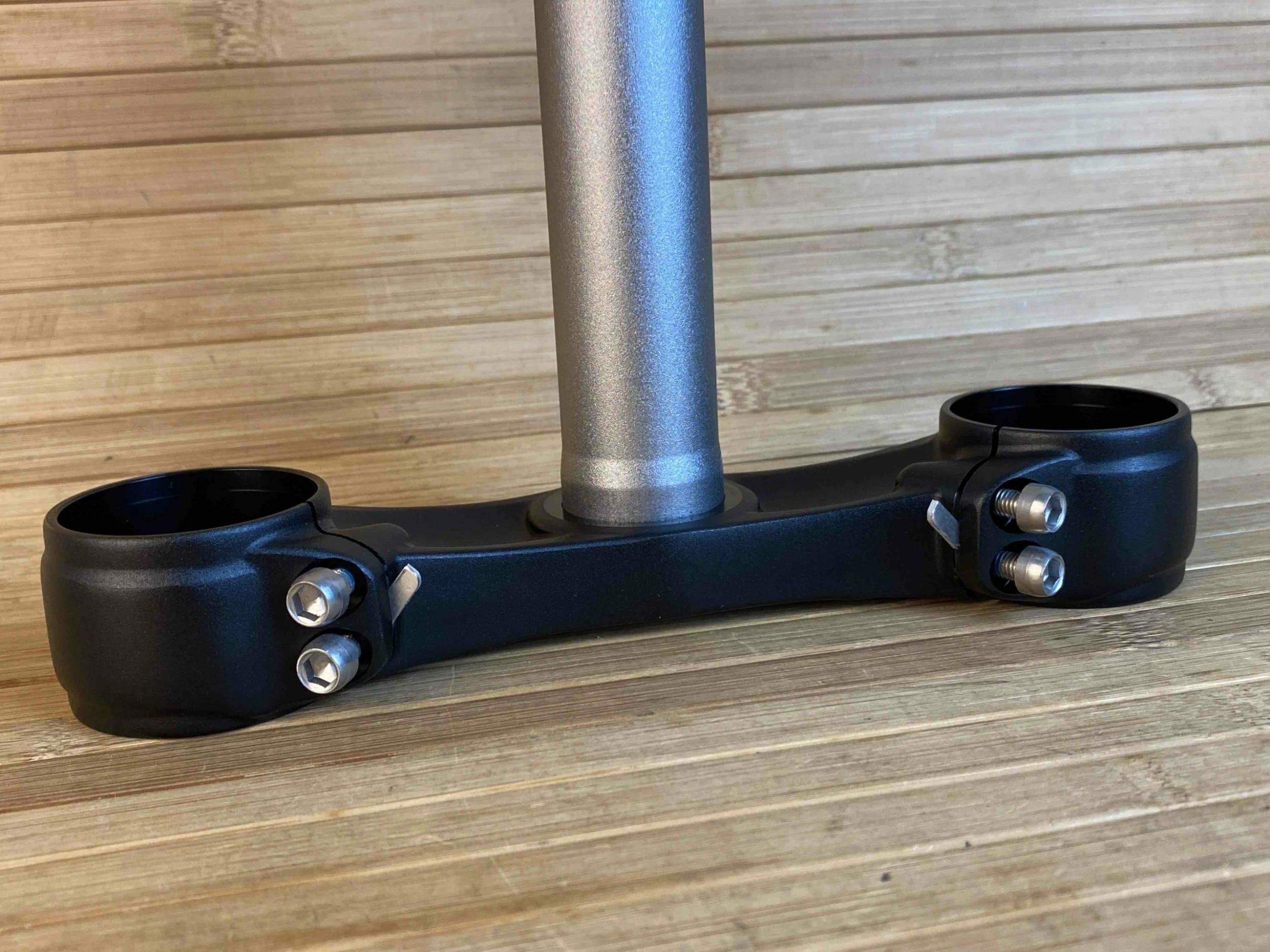 Fox 40 Untere Brücke Mit Schaft 1 1/8" Crown-Steerer 4 Fox 40 Untere Brücke Mit Schaft 1 1/8" Crown-Steerer – Bild 4