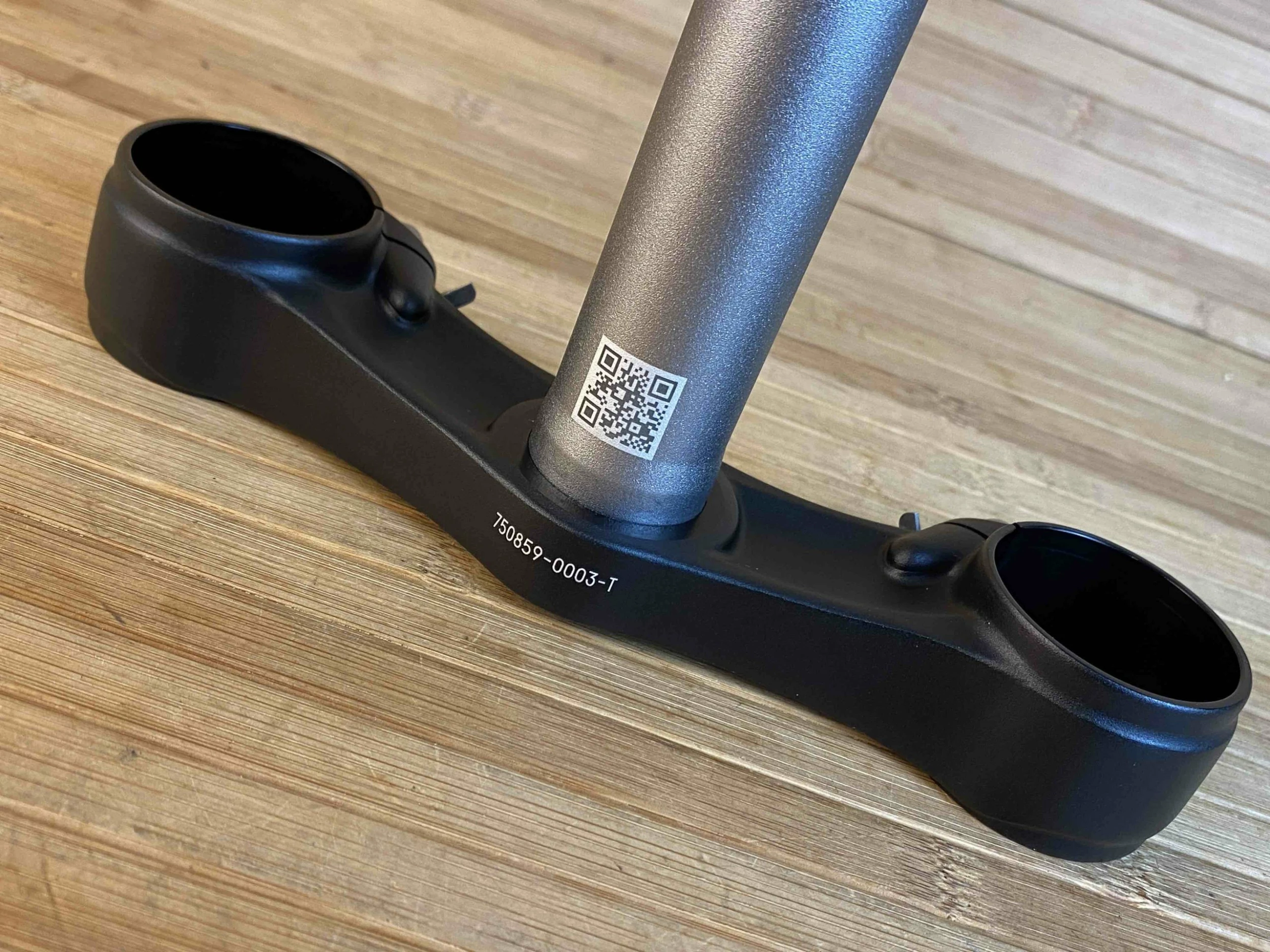 Fox 40 Untere Brücke Mit Schaft 1 1/8" Crown-Steerer 5 Fox 40 Untere Brücke Mit Schaft 1 1/8" Crown-Steerer – Bild 5