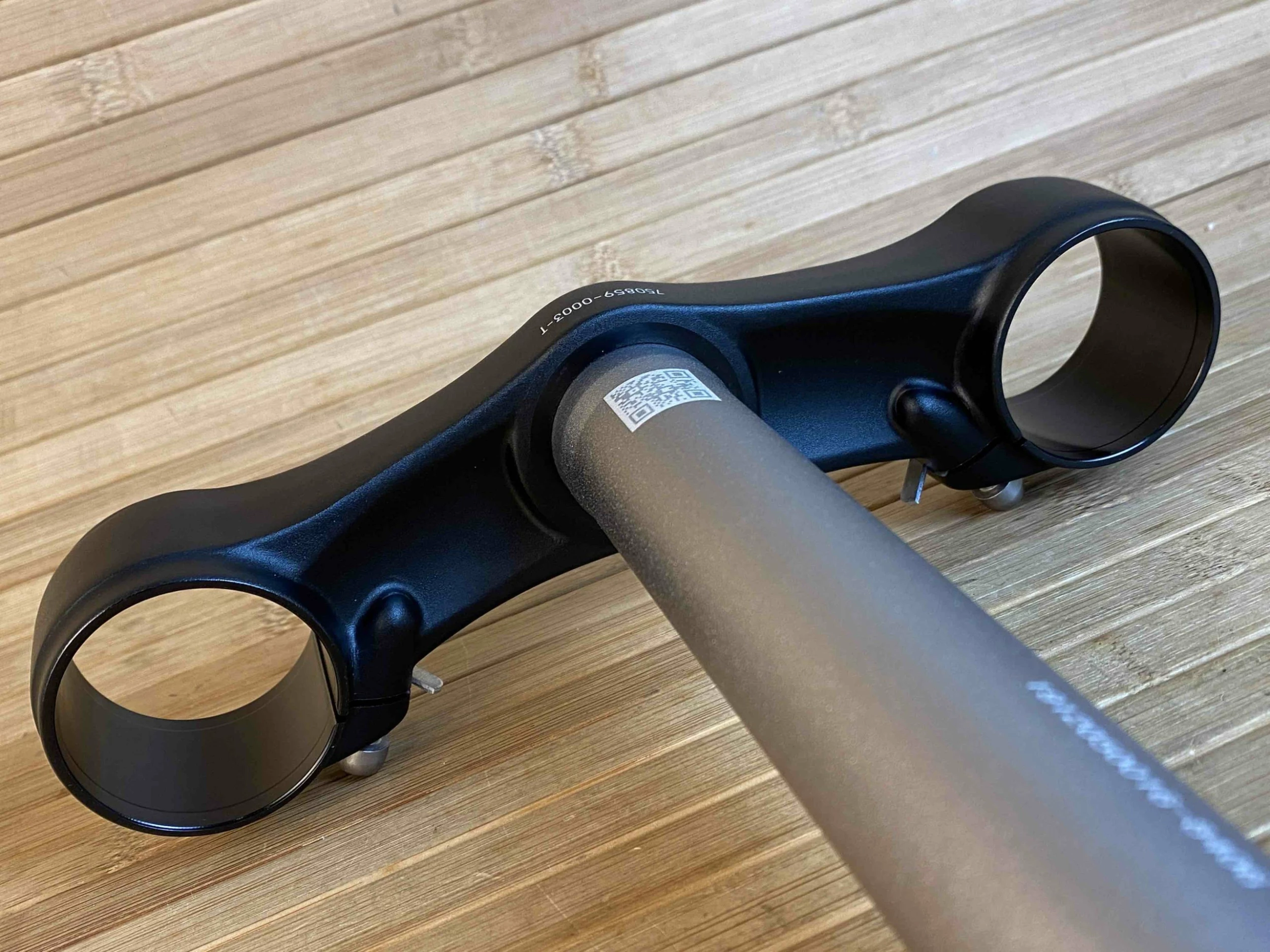 Fox 40 Untere Brücke Mit Schaft 1 1/8" Crown-Steerer 2 Fox 40 Untere Brücke Mit Schaft 1 1/8" Crown-Steerer – Bild 2