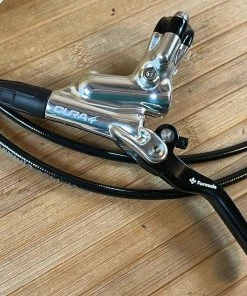 Formula CURA 4 Scheibenbremse Polish VR Oder HR -Federung Verkäufe 2022 IMG 7967 388258a9 b22b 4247 8ff9 51aec090ef9f