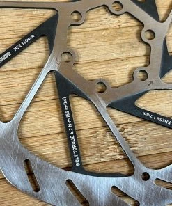 SRAM HS2 Disc / Bremsscheibe 160mm 6-Loch -Federung Verkäufe 2022 IMG 8013 f0ad4287 9329 4b5f ac05 d573267ce6de