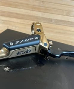 TRP DH-R EVO GOLD HD-M846 Bremse VR Hebel Links 20 TRP DH-R EVO GOLD HD-M846 Bremse VR Hebel Links -Federung Verkäufe 2022 IMG 8073 56816bbb dce9 4c4a a1ac 5e6d6dfa5ce4