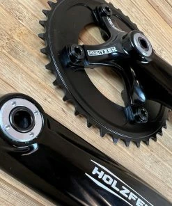 SRAM Truvativ Holzfeller 1.1 Kurbel 170mm / 38T Schwarz Howitzer 8 SRAM Truvativ Holzfeller 1.1 Kurbel 170mm / 38T Schwarz Howitzer -Federung Verkäufe 2022 IMG 8195