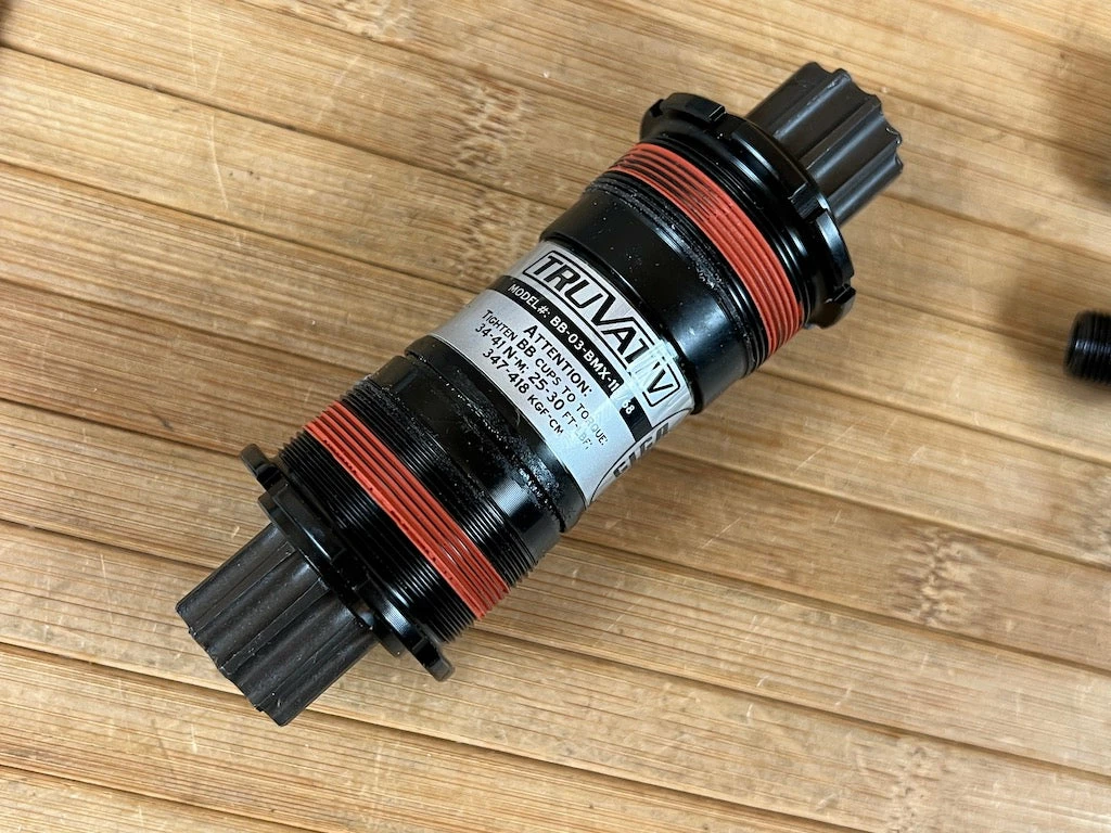 Truvativ Gigapipe Innenlager Team BMX 3 Truvativ Gigapipe Innenlager Team BMX – Bild 3