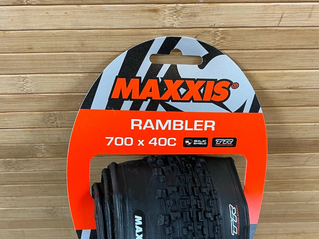 Maxxis Rambler Reifen 700 X 40C Silk Shield TR Gravel 3 Maxxis Rambler Reifen 700 X 40C Silk Shield TR Gravel – Bild 3