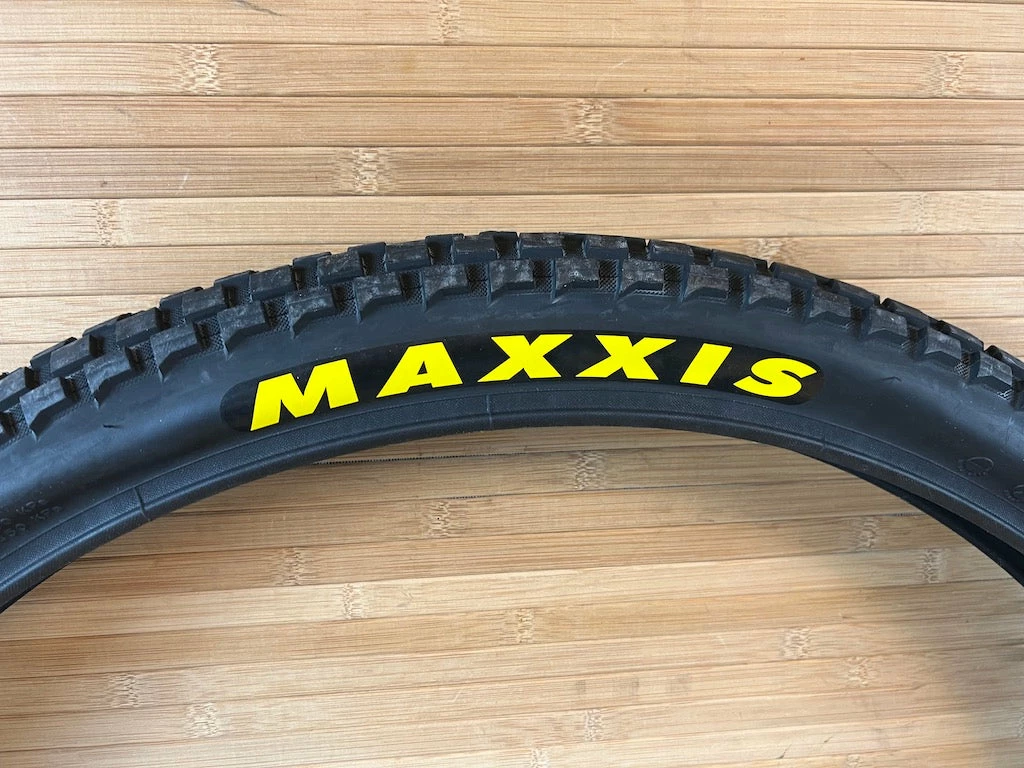 Maxxis Holy Roller Reifen 26 X 2.4 MaxxPro 60TPI Single Ply 3 Maxxis Holy Roller Reifen 26 X 2.4 MaxxPro 60TPI Single Ply – Bild 3