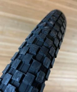 Maxxis Holy Roller Reifen 26 X 2.4 MaxxPro 60TPI Single Ply 9 Maxxis Holy Roller Reifen 26 X 2.4 MaxxPro 60TPI Single Ply -Federung Verkäufe 2022 IMG 8856