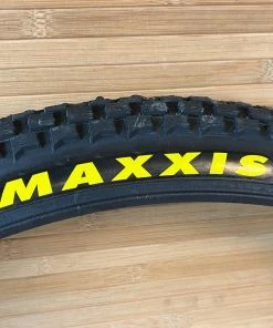 Maxxis Holy Roller Reifen 26 X 2.2 60TPI -Federung Verkäufe 2022 IMG 8861