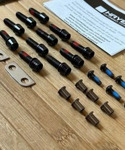 Manitou Dorado Schrauben Set / Fasteners Service -Federung Verkäufe 2022 IMG 8928 b7a61f1d 4d32 4515 b34a c7f9b95a58bb