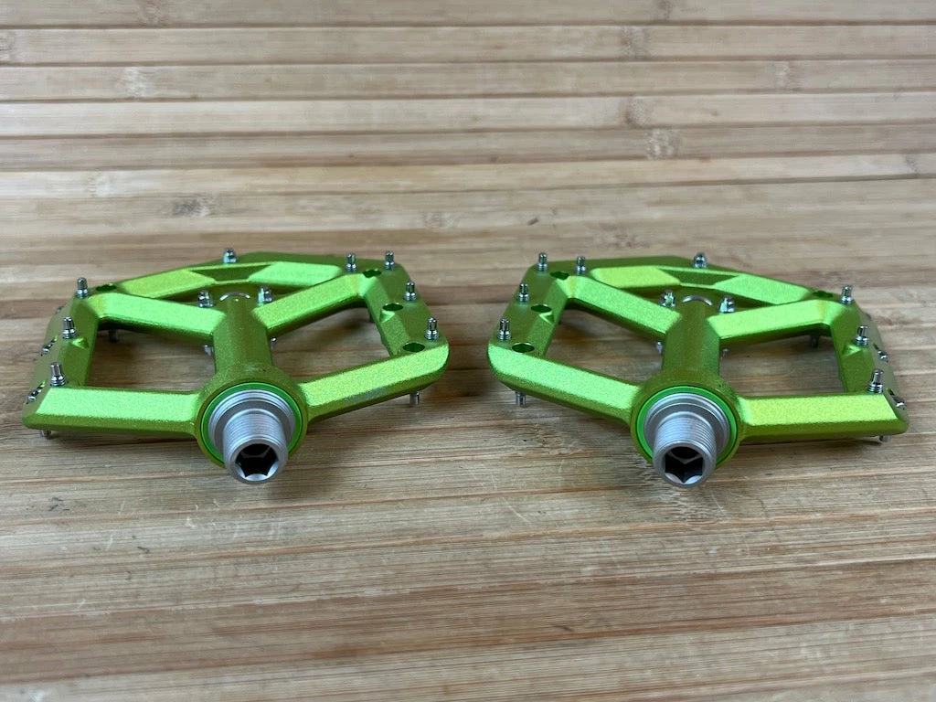 Spank Spike Reboot Pedale / Plattformpedale Green 5 Spank Spike Reboot Pedale / Plattformpedale Green – Bild 5