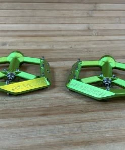 Spank Spike Reboot Pedale / Plattformpedale Green 13 Spank Spike Reboot Pedale / Plattformpedale Green -Federung Verkäufe 2022 IMG 8952 3d0001f2 59f9 46af b601 c734f07176c0