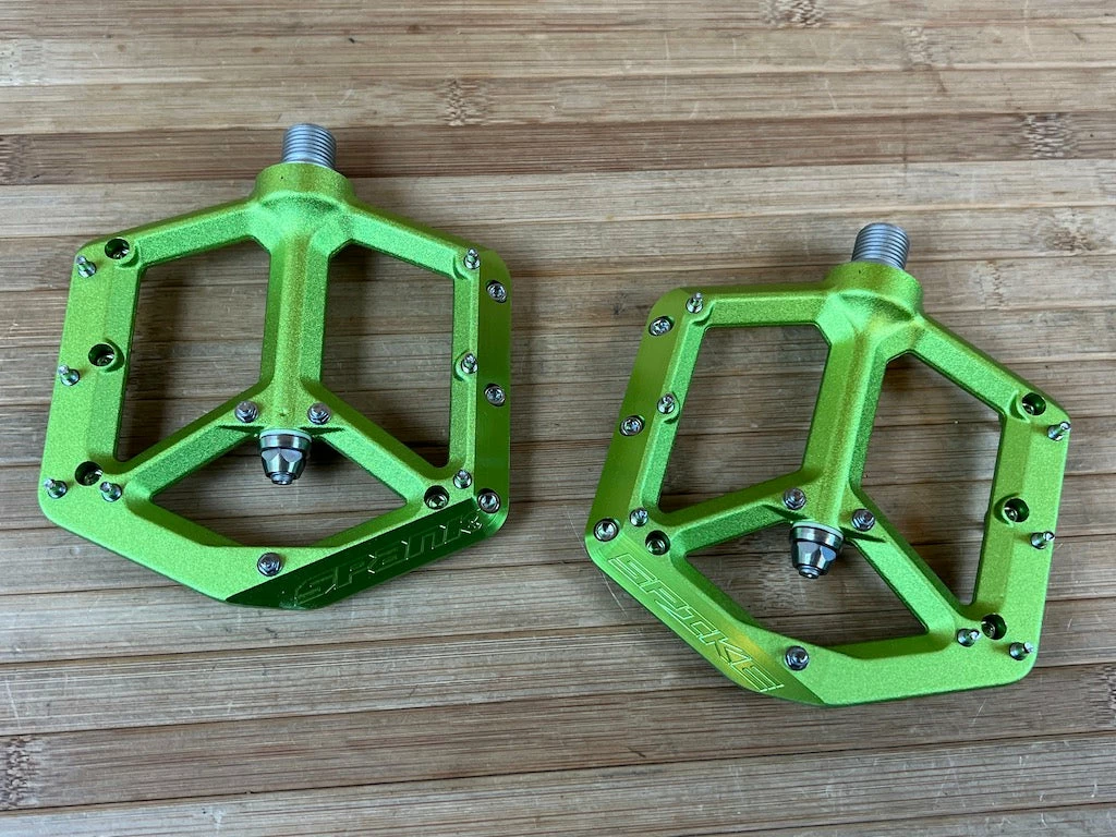 Spank Spike Reboot Pedale / Plattformpedale Green 7 Spank Spike Reboot Pedale / Plattformpedale Green – Bild 7