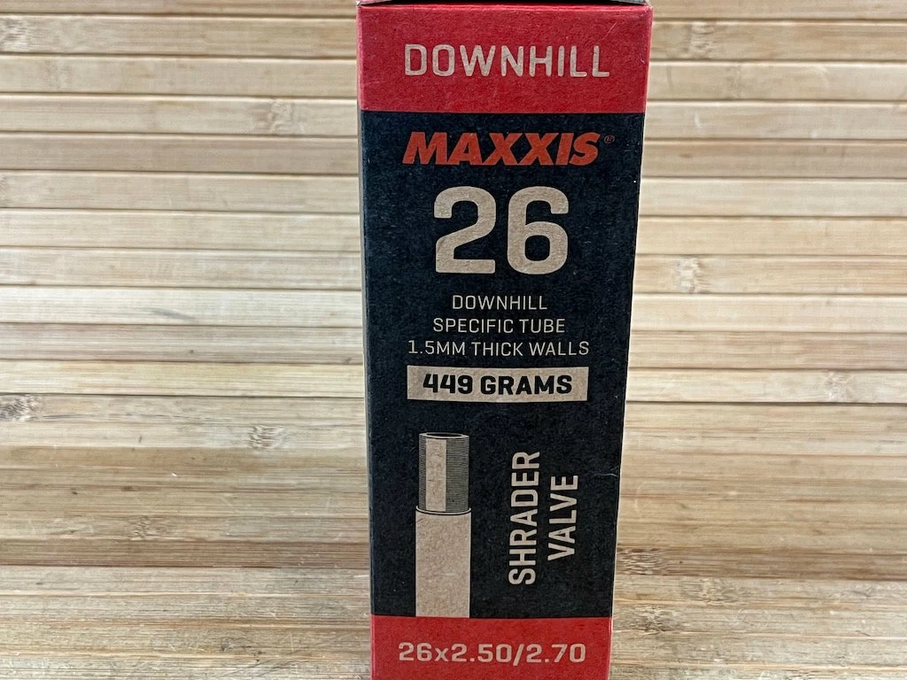 Maxxis Schlauch 26" 2.5/2.7 AV Downhill Schrader 3 Maxxis Schlauch 26" 2.5/2.7 AV Downhill Schrader – Bild 3