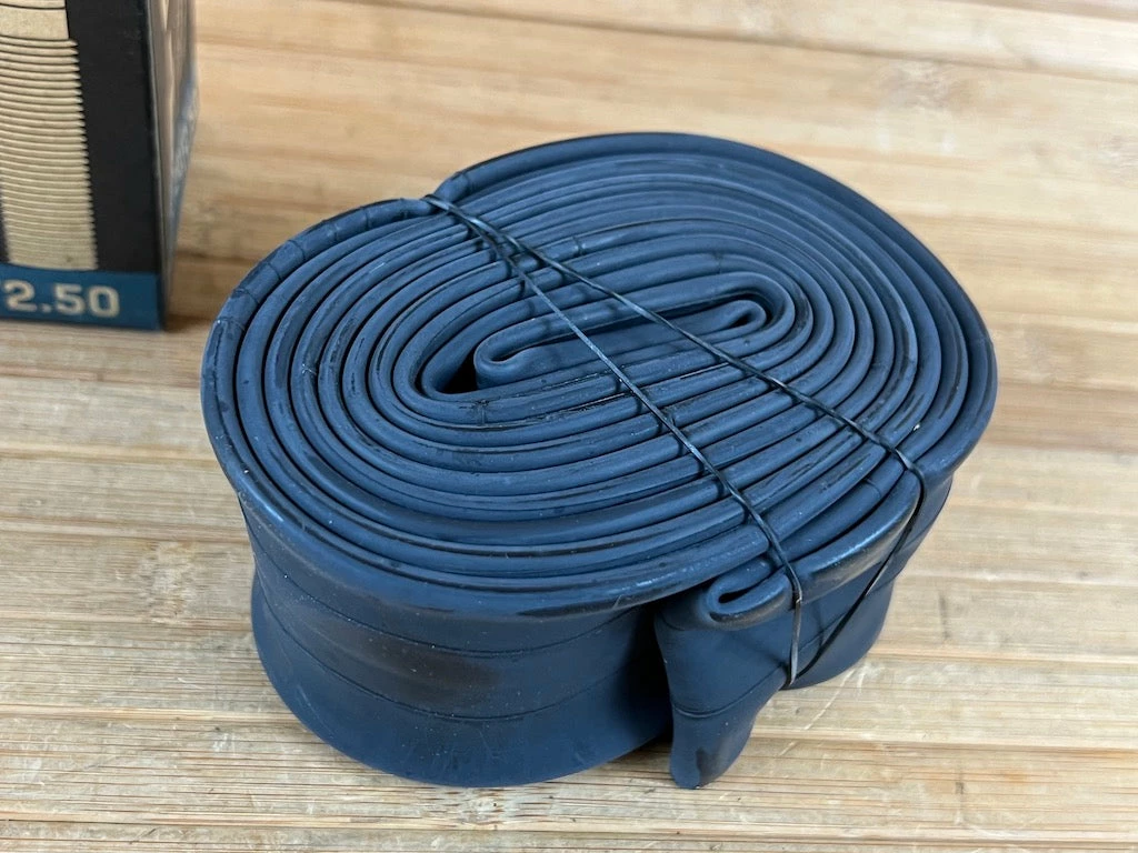 Maxxis Schlauch 27.5" 2.2/2.5 FV Freeride Presta 36mm 2 Maxxis Schlauch 27.5" 2.2/2.5 FV Freeride Presta 36mm – Bild 2