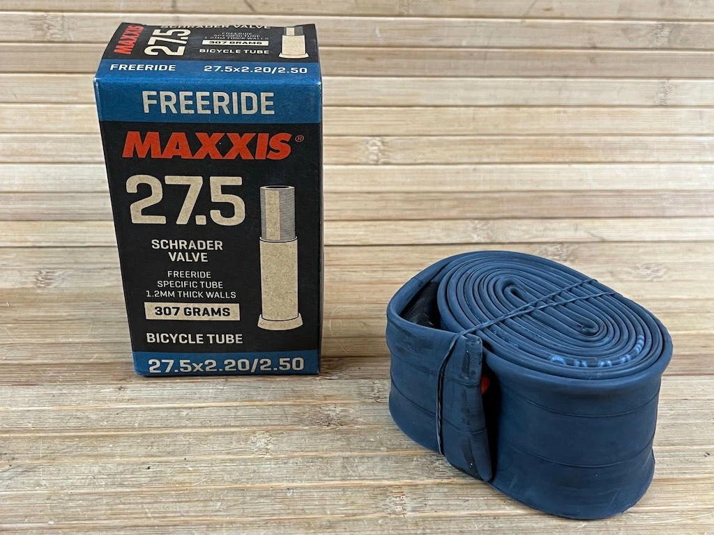 Maxxis Schlauch 27.5" 2.2/2.5 AV Freeride Schrader 1 Maxxis Schlauch 27.5" 2.2/2.5 AV Freeride Schrader