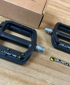 Burgtec MK4 Composite Flat Pedals / Pedale Black -Federung Verkäufe 2022 IMG 9071