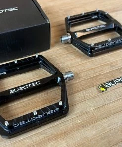 Burgtec MK5 Penthouse Flat Pedals / Pedale Black Steel Axle 9 Burgtec MK5 Penthouse Flat Pedals / Pedale Black Steel Axle -Federung Verkäufe 2022 IMG 9079 c0ec6f67 0d2c 4e13 bfec a20ef2ba786c