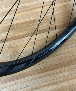 Race Face Next R 31 Carbon Vorderrad VR 29" Boost Schwarz -Federung Verkäufe 2022 IMG 9233 64d615a2 0a3e 4eb8 bfbe 05419ddc6d82