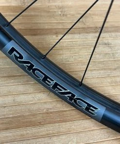 Race Face Next R 31 Carbon Vorderrad VR 29" Boost Schwarz -Federung Verkäufe 2022 IMG 9238 47c769a5 da9b 4702 a891 58fdf924ea77