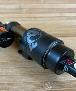 Fox Float X2 Factory Race 2021 2-POS 210 X 52.5mm Dämpfer 18 Fox Float X2 Factory Race 2021 2-POS 210 X 52.5mm Dämpfer -Federung Verkäufe 2022 IMG 9240